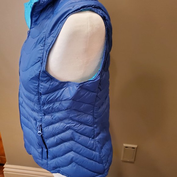 Two Toned Blue Down Vest (Small) - Picture 4 of 9